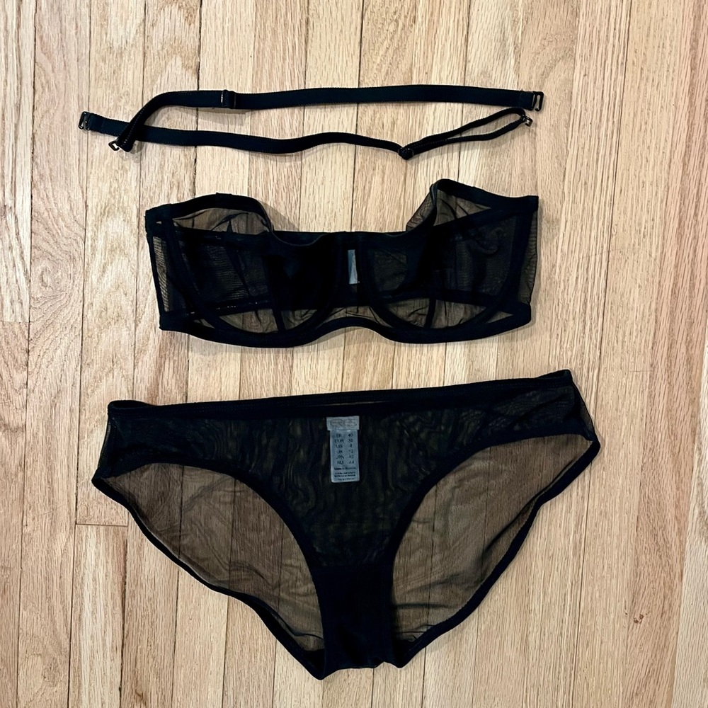 Eres Indiscrete Convertible Bra and Panties Black NWOT